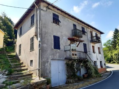 LACCIO APPARTAMENTO IN CASA BIFAMILIARE CON TAVERNA
