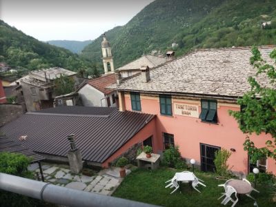 Casa ligure ristrutturata - storico ristorante tipico ligure con bar e cucina ad uso b&b