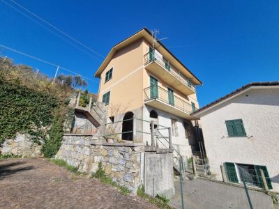 Cassanesi - Casa indipendente con garage, terrazza e orto